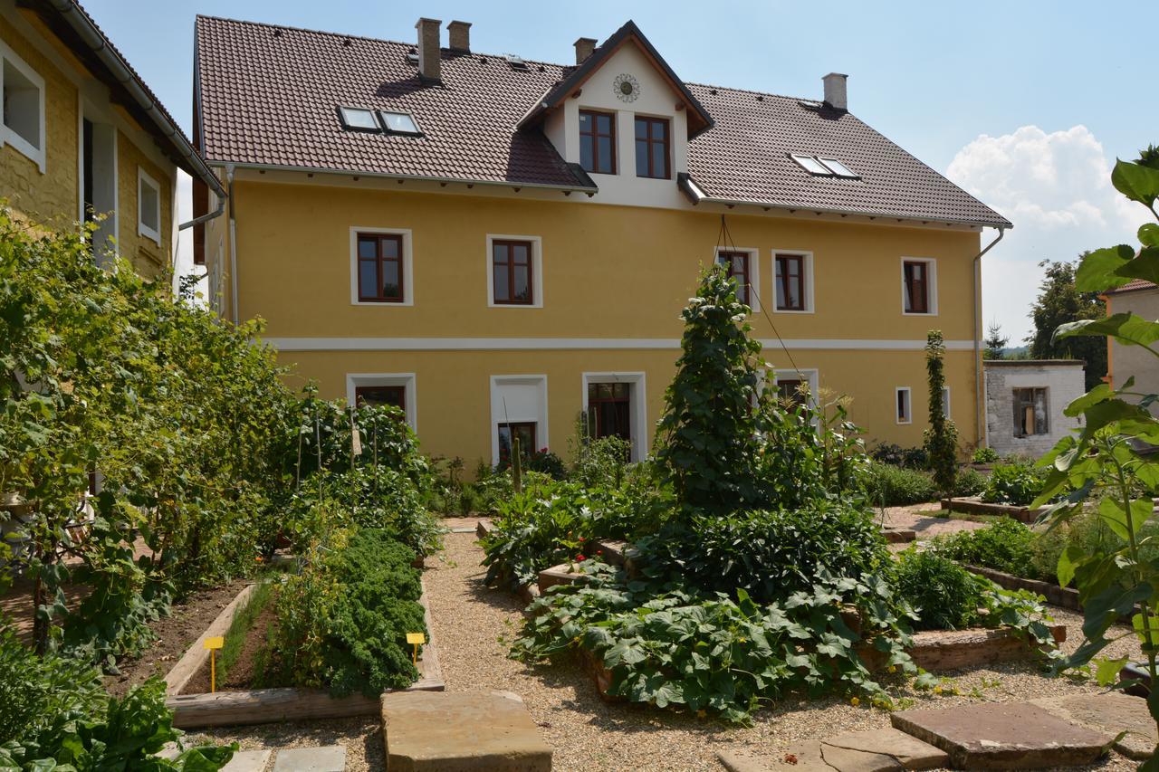 Statek Lunikov Villa Zizice Exterior foto